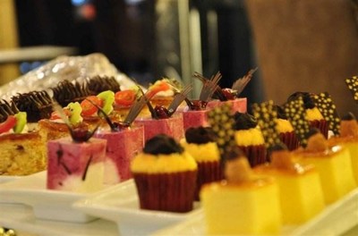 金日葵宴會外賣 專業(yè)茶歇服務禮儀與餐飲服務解析